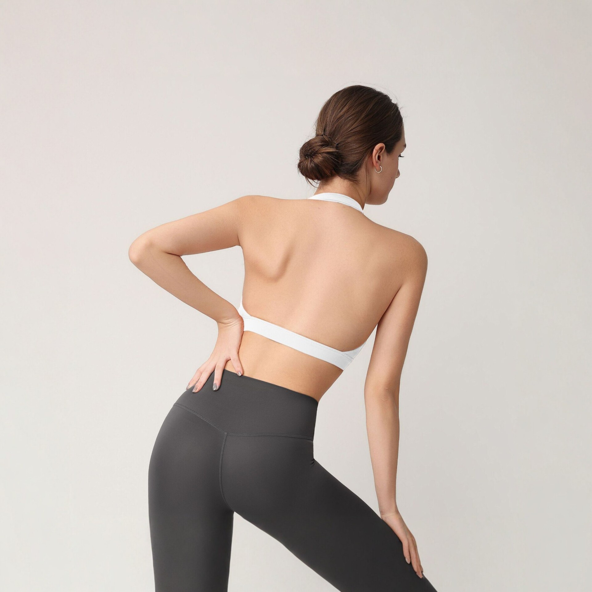 女性用ホルターネックスポーツブラ、固定パッド付き、耐衝撃＆プ - Yoga Mat For Fitness のレビューと価格